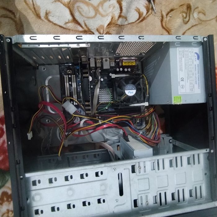 Продам системный блок (рабочий)