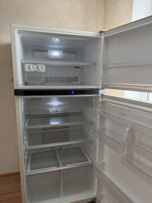 Продам холодильник SHARP