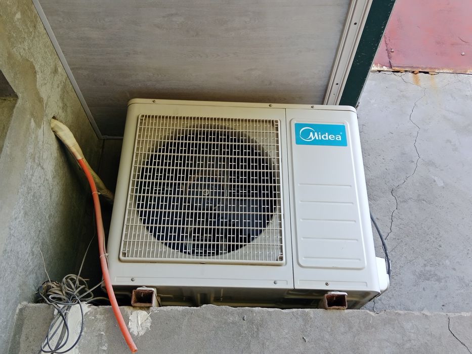 Sotiladi 24 talo konditsioner Midea