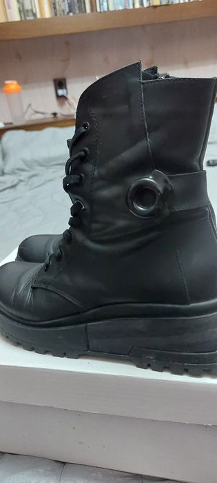 Дамски боти от естествена кожа номер 39