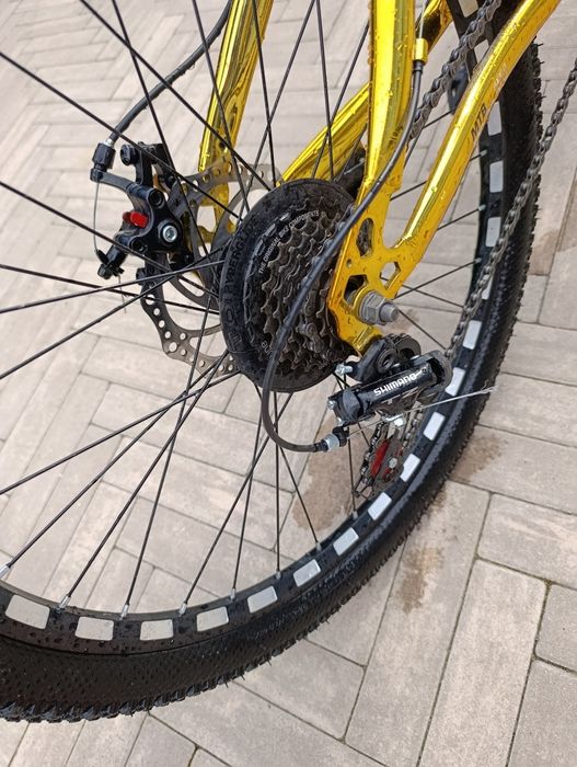 Bicicleta Fulger de MTB cu suspensie pe fata