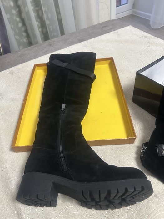 Замшевые зимние сапоги