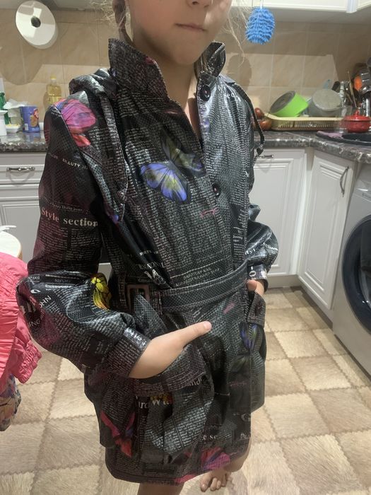 Продаю куртки на девочку