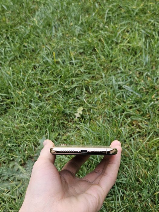 Iphone xs max sotladi