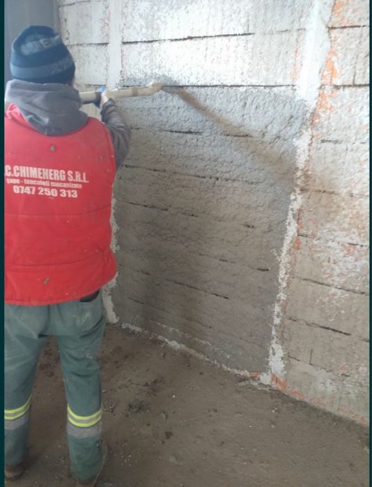 Tencuiala mecanizata