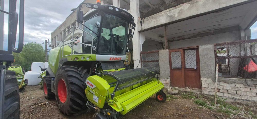 Prestari servicii agricole recoltat cereale si furaje