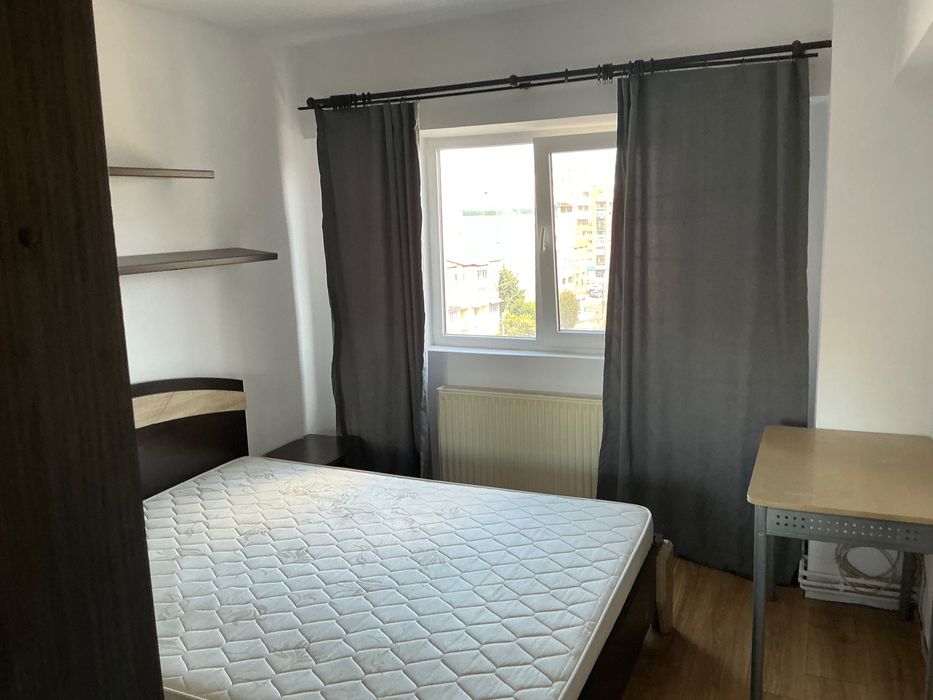 Inchiriez apartament cu 3 camere, decomandat mobilat si utilat, pe Traian, privat