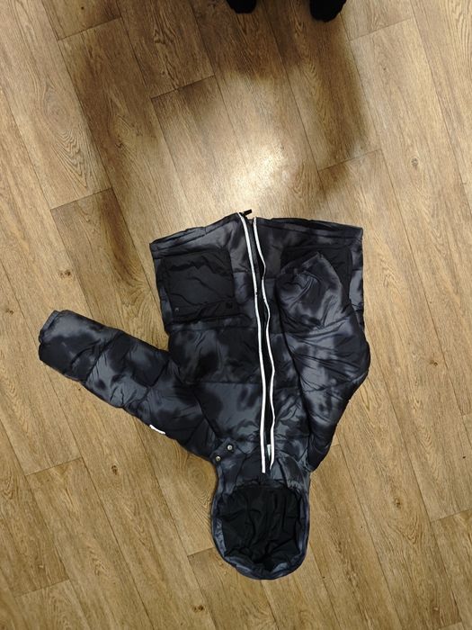 Продам серую зимнюю куртку.