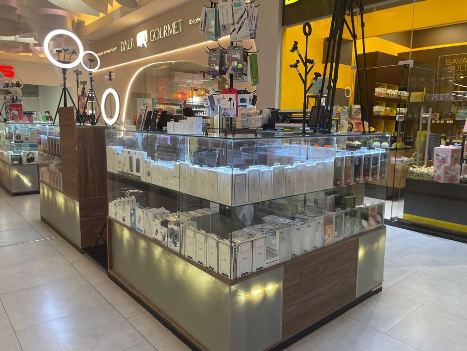 Продам островок сотовых аксессуаров