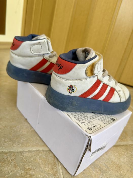 Детски сникърси Adidas Disney