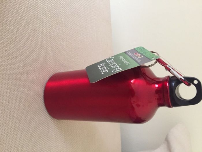 Продавам олекотено шише -метално чисто ново