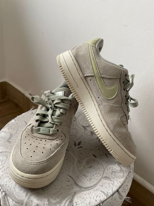 Adidasi dama Nike