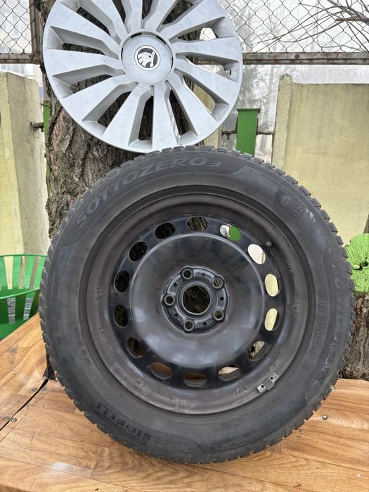 Зимни гуми 205/60/16 с ламаринени джанти