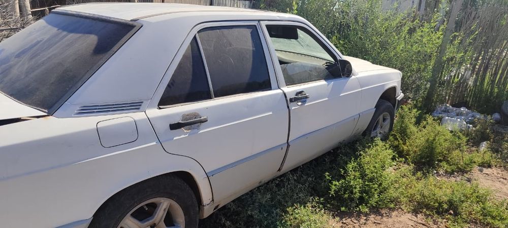 Мерс 190 розбор мерс фар  паркоп