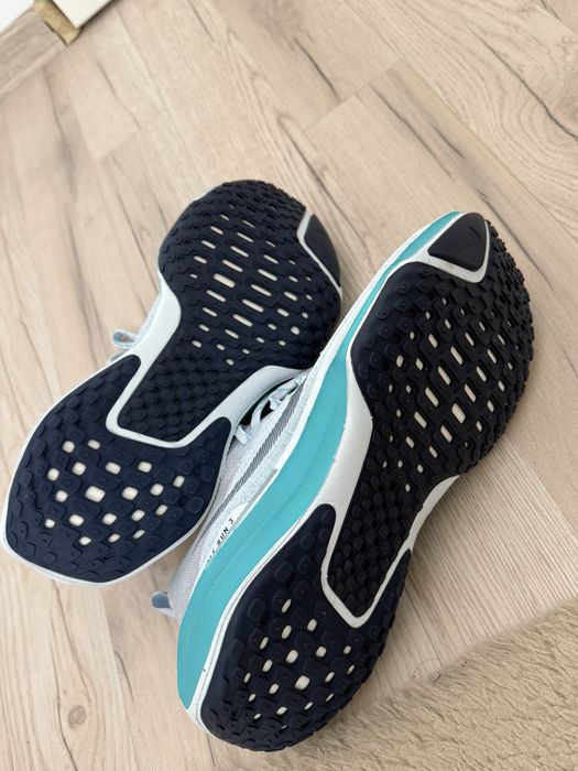 Vand Nike Invincible Run 3