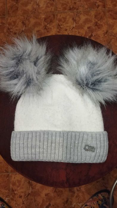 Зимни шапки 2 пампона 3-5 г