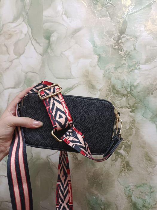 Продаю кожаные сумку