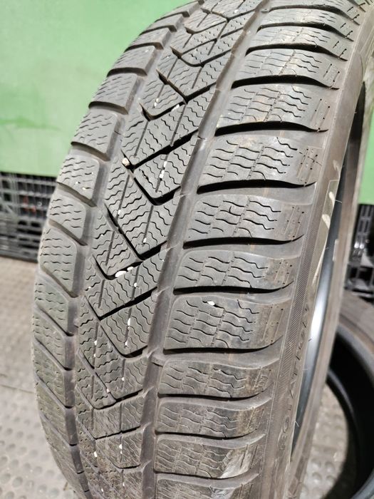 2 бр 205/60/17 Pirelli 21г