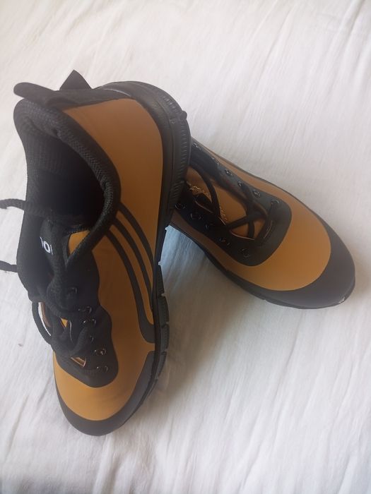 Продам кроссовки ( новые), туфли