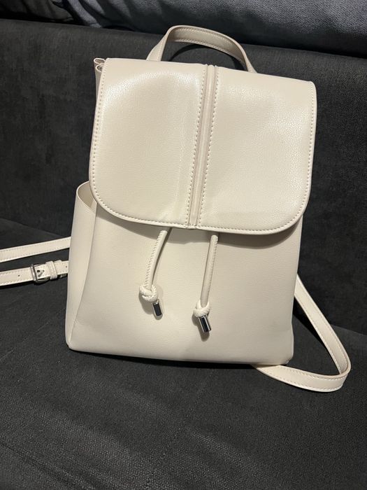 Кожена раница Zara