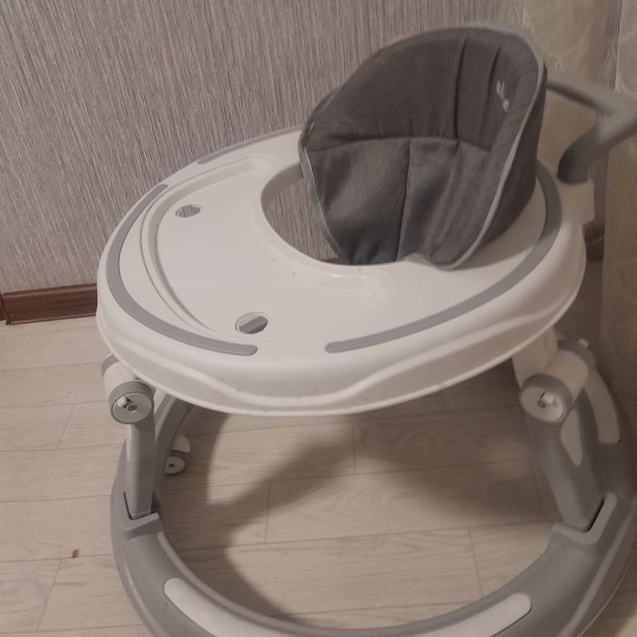 Ходунки . Отдам за 1 кг яблок