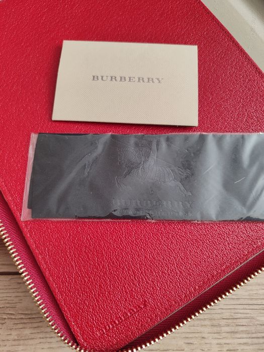 Продам чехол Dolce&Gabbana и Burberry для iPad, планшета