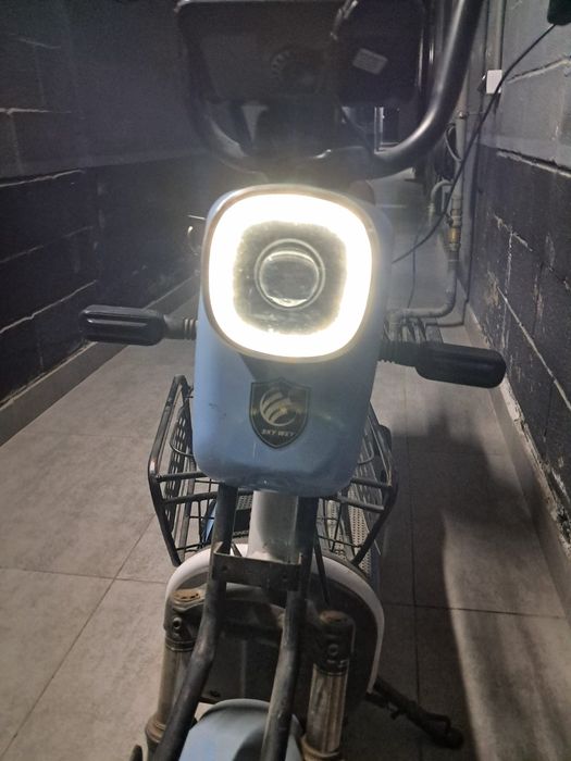 Скутер 2024 года.