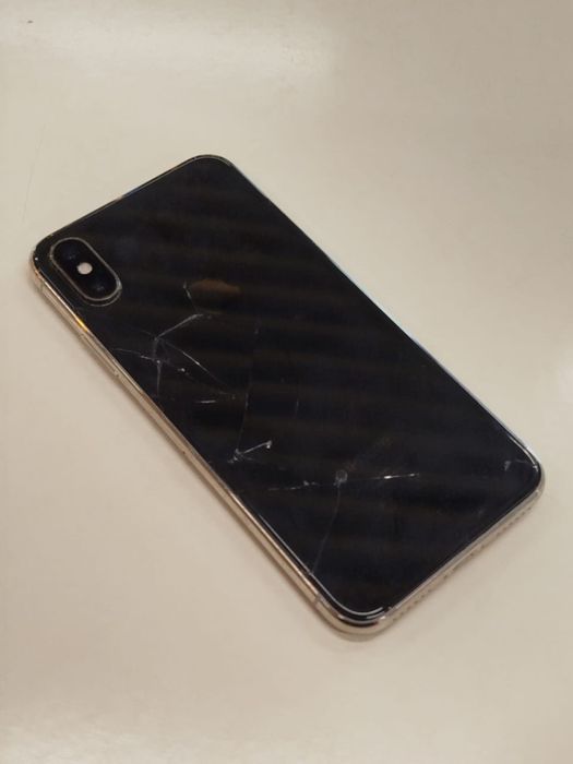 Айфон X/10 в хорошем сосстоянии