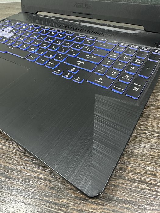 мощный Asus Tuf Gaming 8-ядерный, i5 ноутбук, 1650 TI 4gb