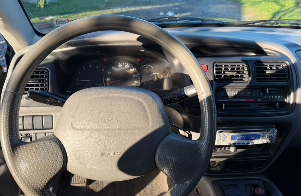Suzuki grand  vitara 2.0 motor mazda