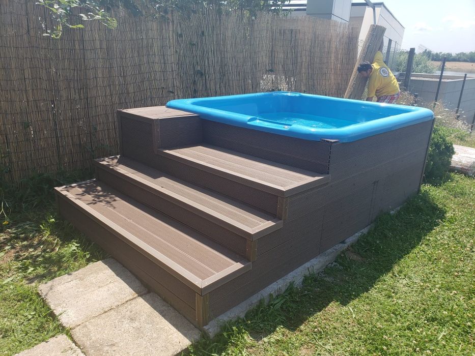 Vând jacuzzi fibra de sticla