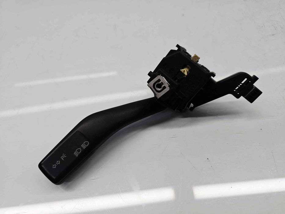 Maneta semnalizare Volkswagen Caddy 3 (2KA, 2KH) [Fabr 2004-2009] 1K0