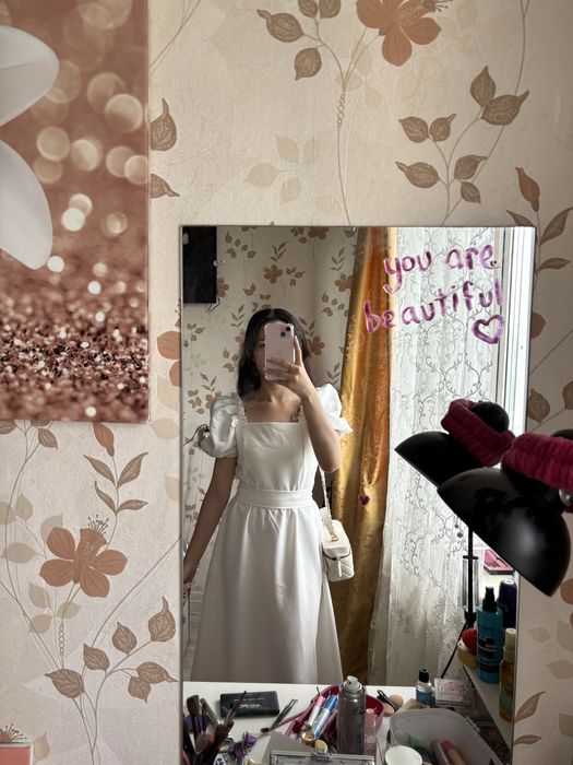 Продам белое платье, особенно классно под мантию