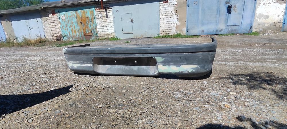 Продам бампера на седан 323
