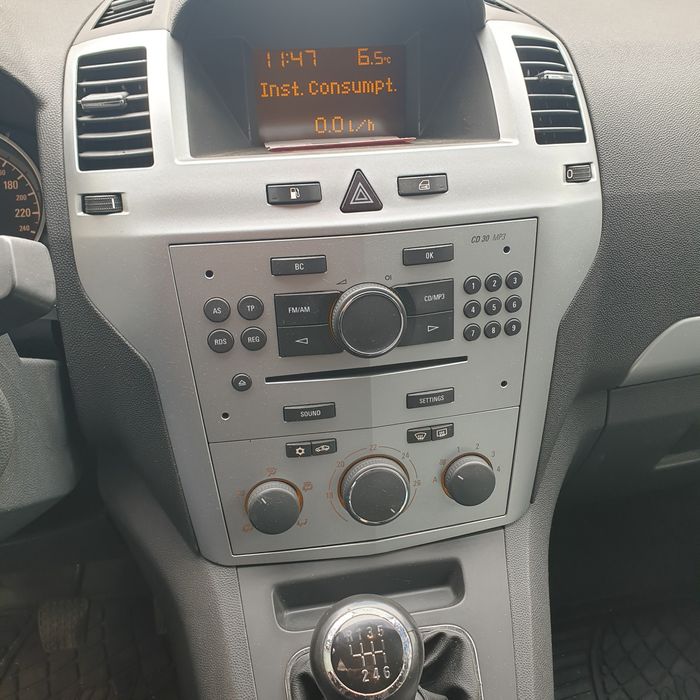 Продавам Опел Зафира 1.6 150к.с фабричен метан на части