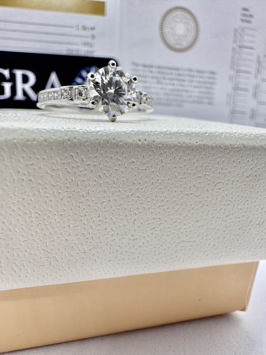 Сребърен пръстен с мойсанит (Диамант) 1 карат