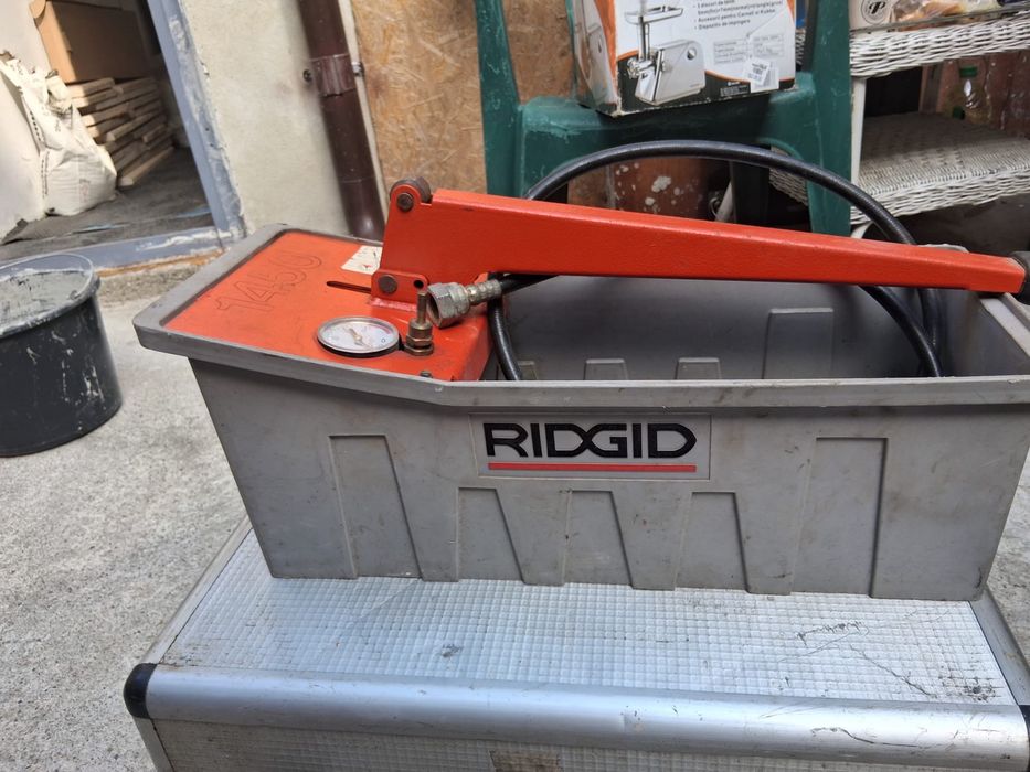 Vand  pompa pentru umplerea instalatiei