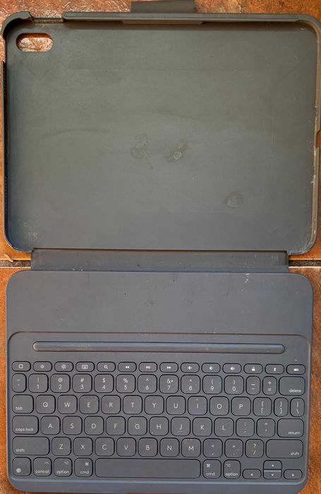Husa iPad Gen. 10 cu tastatura