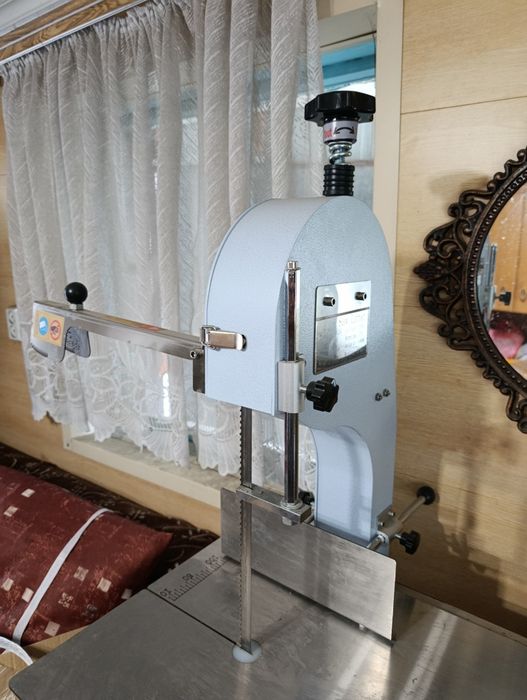 Продам станок для резки костей модель QG-250.