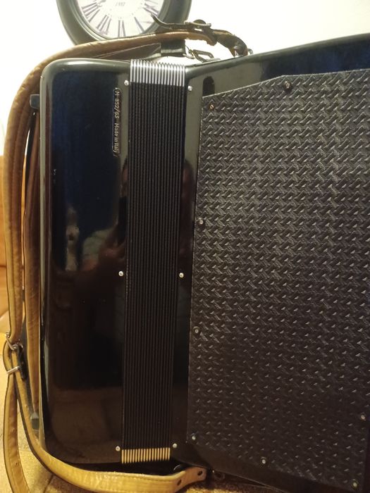 Vând acordeon septimio soprani