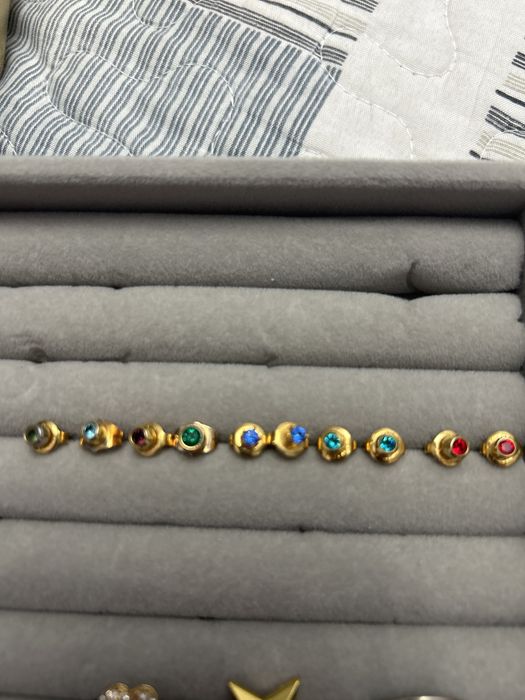 Часы кроьца серьги гвозди