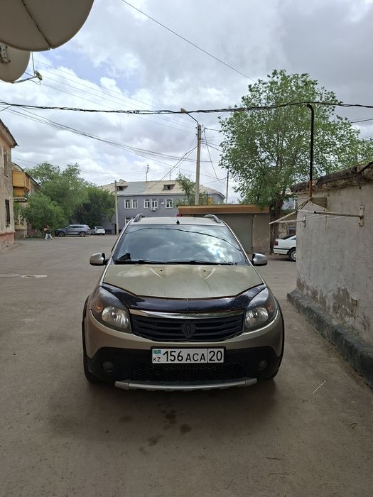 Автомобиль Renault