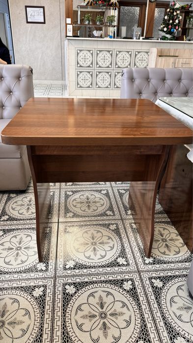 Стол для дома, кафе, столовых и общепит