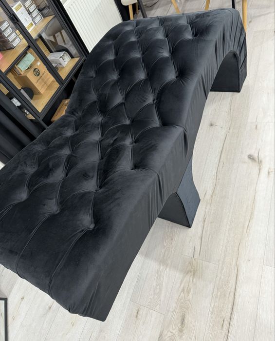 Vand 2 paturi tapitate catifea ,cosmetica ca noi