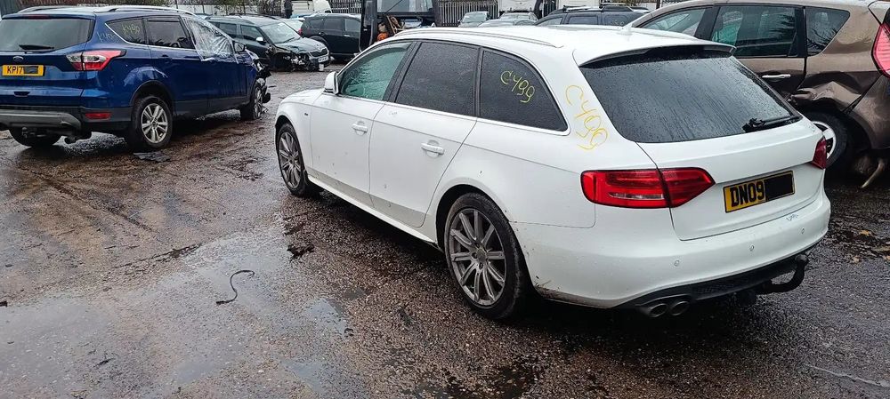 Dezmembrari / Dezmembrez Audi A4 (8K5, B8) Avant 2.0 TDI CAGA cutie viteze manuala cod culoare LY9C