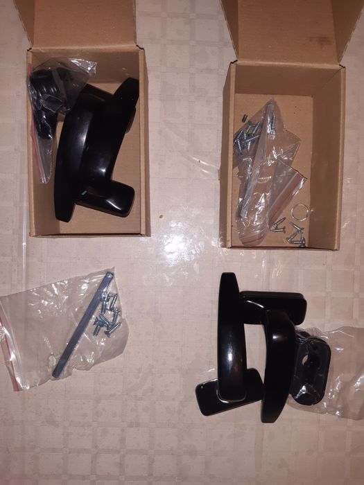 Manere usi interioare, negre