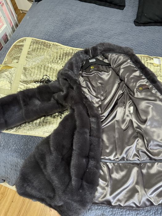 Продам шубу! В идевльном состоянии.