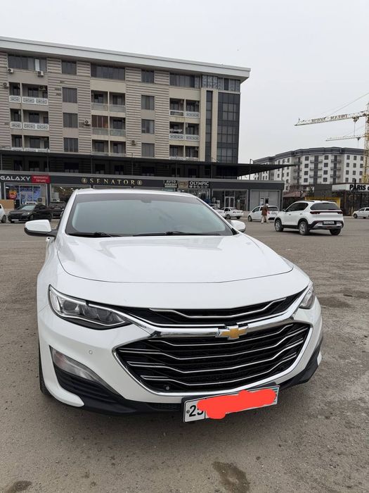 Malibu  2.4 2018 polniy premier qilingan tayyor moshina