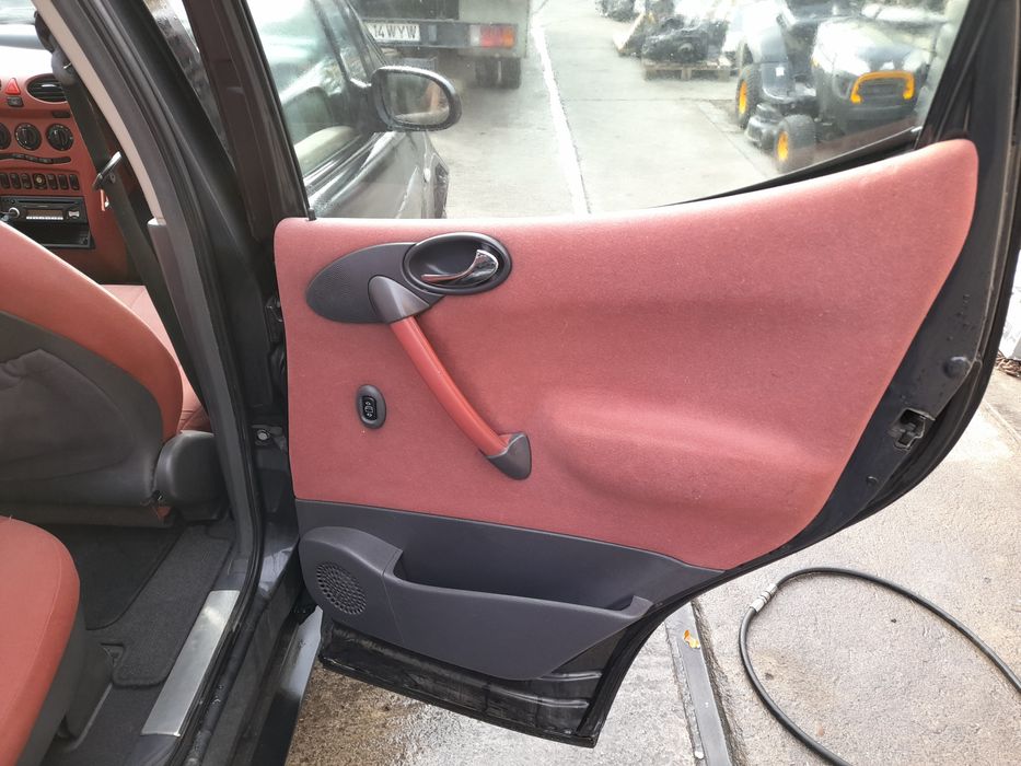 Interior rosu complet scaune+bancheta Mercedes A-Class w168