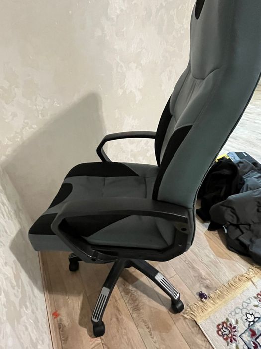 Кресло на колесиках